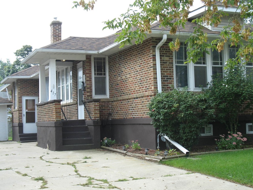 417 W Ridgeland Ave, Waukegan, IL 60085 - photo 1