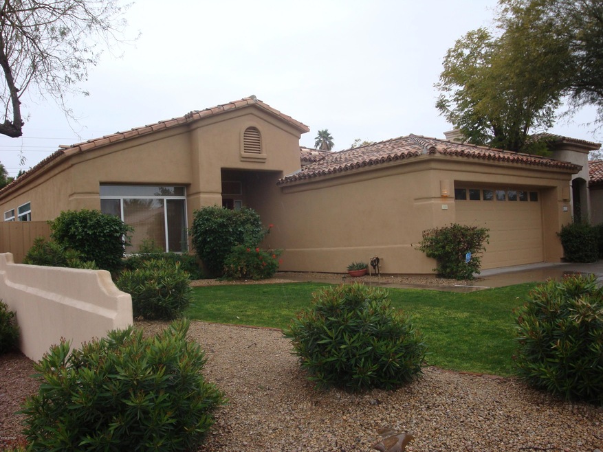Front yard maintained by HOA