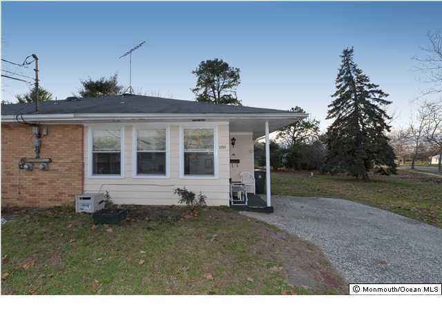 2253 Yorktowne Blvd, Toms River, NJ 08753 - photo 1