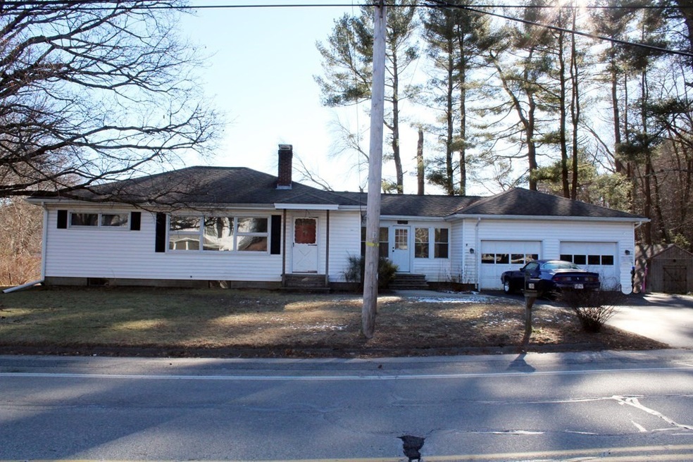 108 W Hartford Ave, Uxbridge, MA 01569 - photo 1