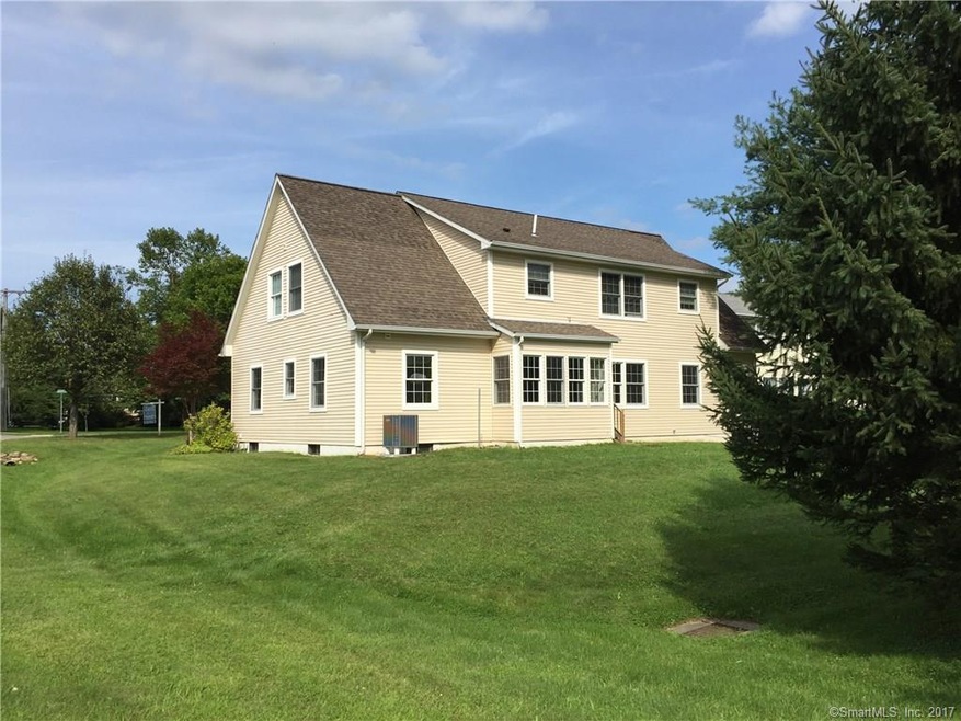 4 Meadow St unit 1, Kent, CT 06757 - photo 1