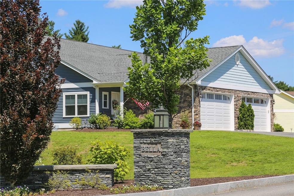 104 Bella Vista Cir unit 31, Chepachet, RI 02814 - photo 1