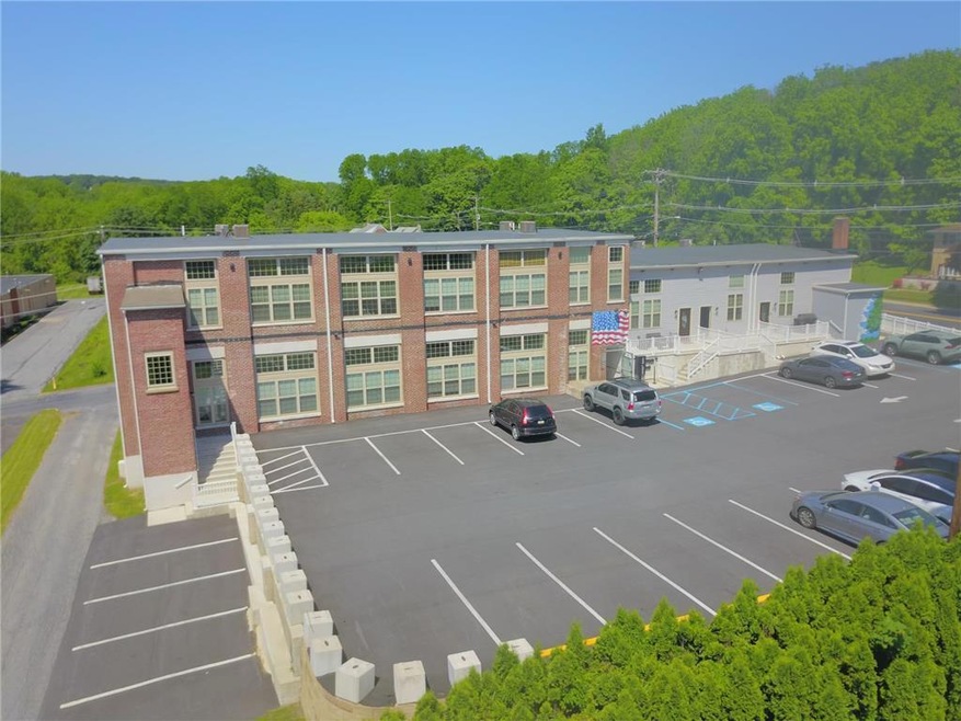 374 W Main St unit 108, Bath, PA 18014 - photo 1