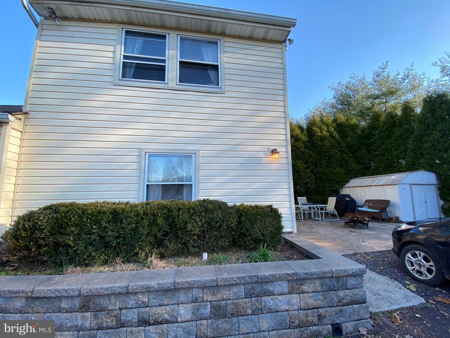 414 Store Rd unit B, Harleysville, PA 19438 - photo 1