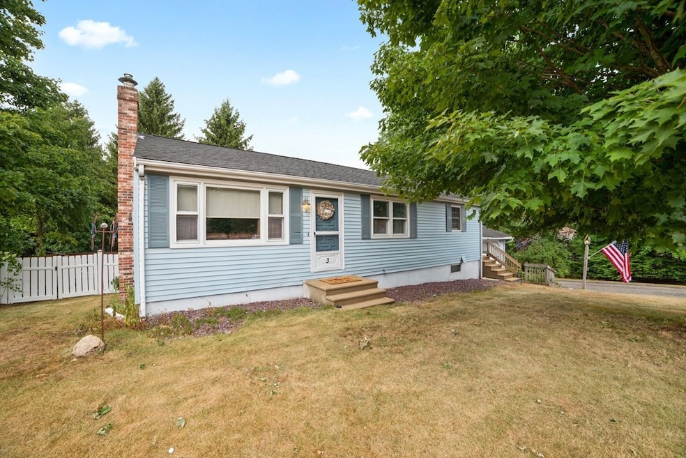 3 Pioneer Valley Dr, Spencer, MA 01562 - photo 1