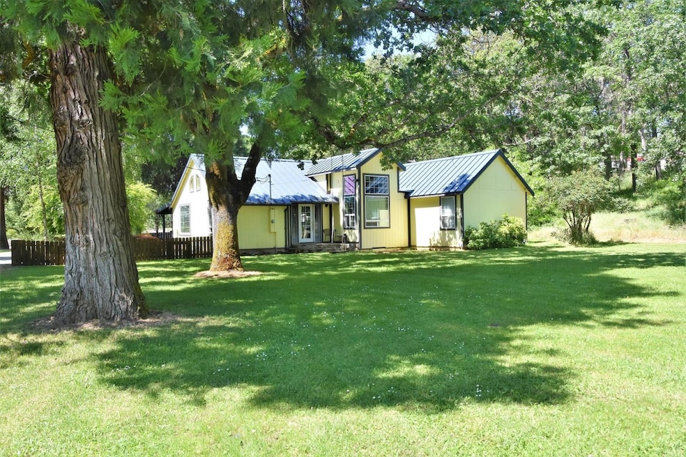 1670 Russell Rd, Merlin, OR 97532 - photo 1