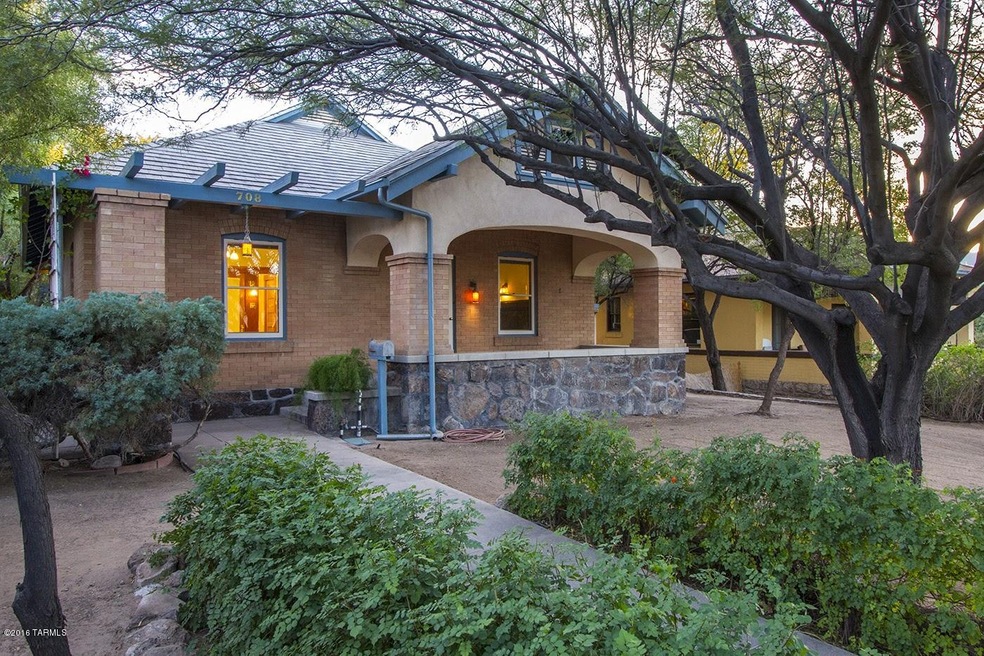 708 E University