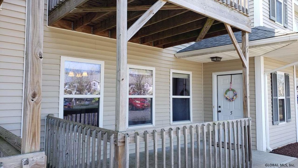 205 Cambridge Manor Dr, Schenectady, NY 12302 - photo 1