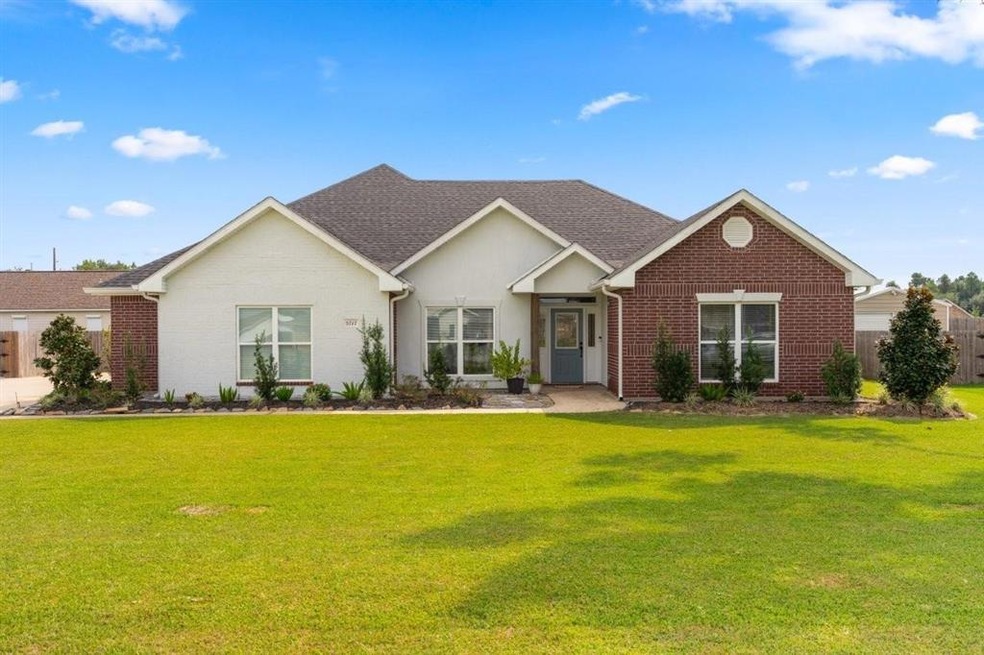 5717 Hemlock St, Lake Charles, LA 70605 - photo 1