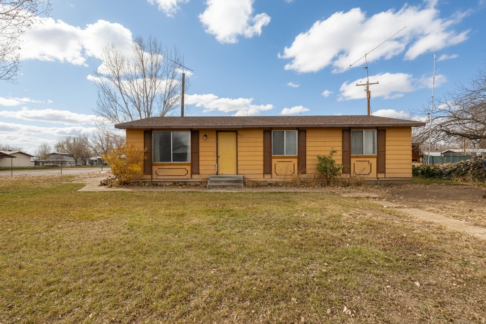 495 E 400 S, Roosevelt, UT 84066 - photo 1