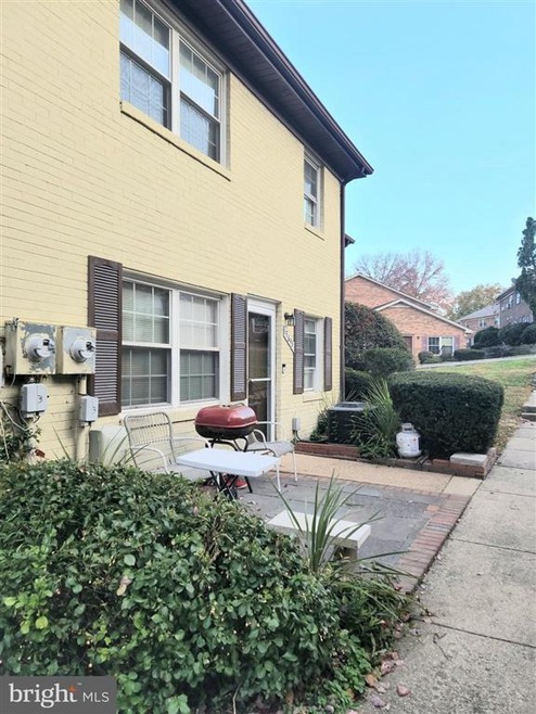 9643 Hagel Cir unit B, Lorton, VA 22079 - photo 1