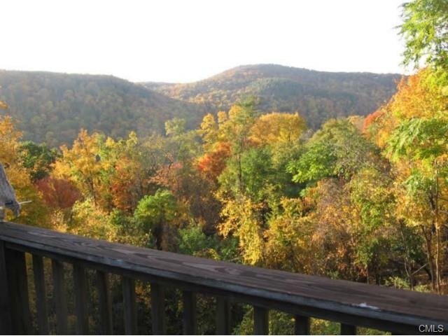 12 Squantz View Dr, New Fairfield, CT 06812 - photo 1