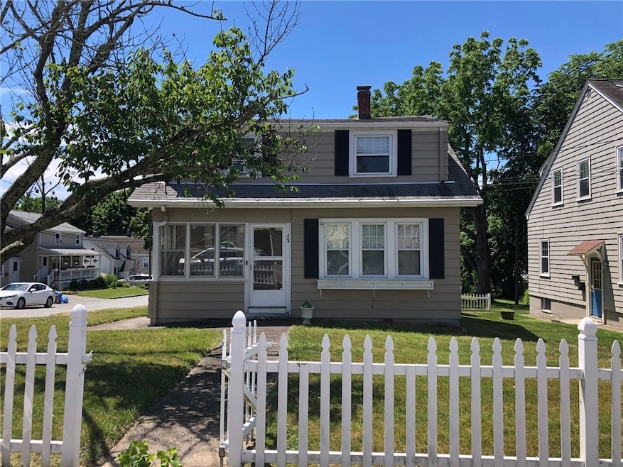 364 Maple Ave, Barrington, RI 02806 - photo 1