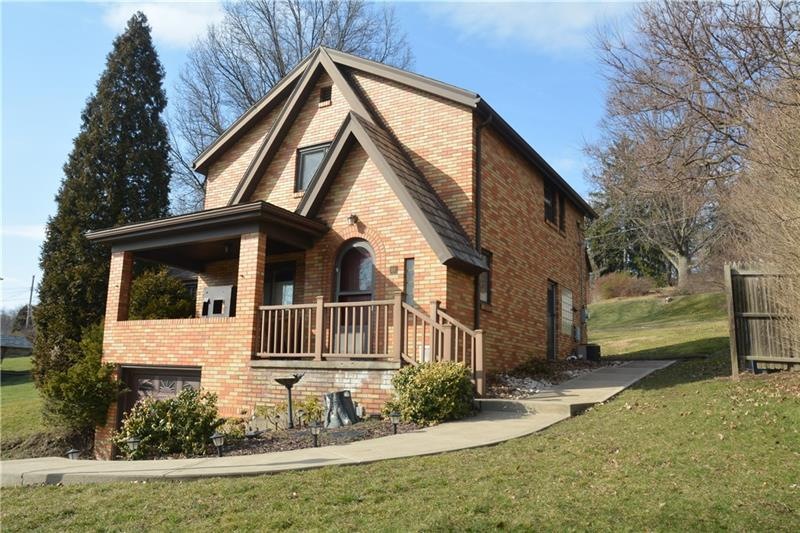 Beautifully maintained home in Shaler