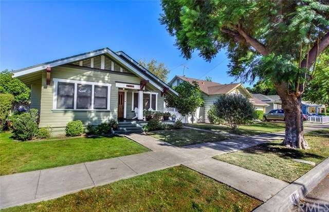 Stunning curb appeal! And what does everyone in Ol