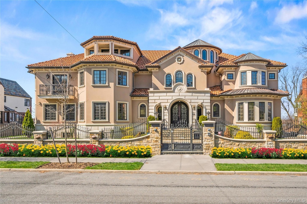 117 Malba Dr, Whitestone, NY 11357 - photo 1