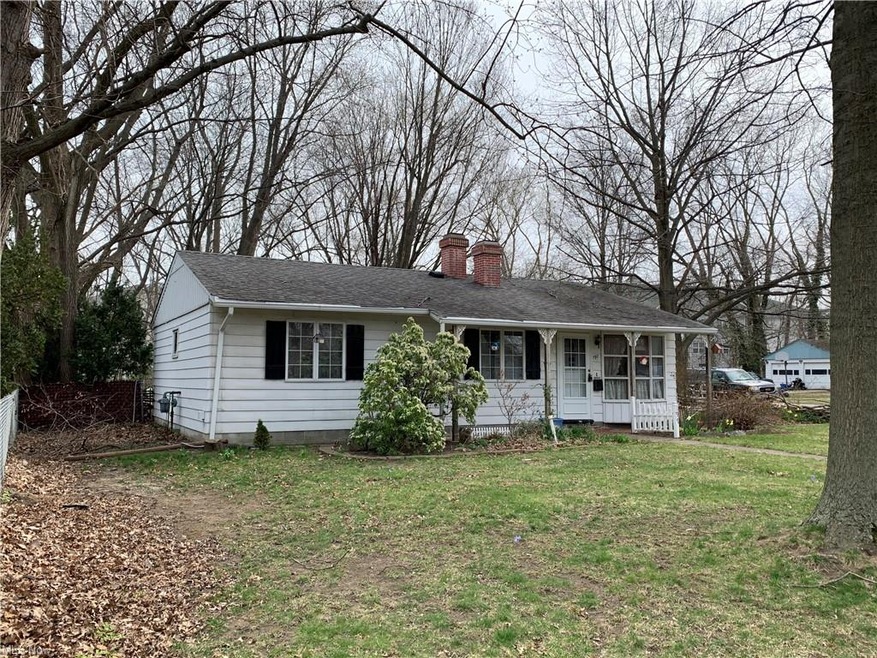 197 Erieview Blvd, Sheffield Lake, OH 44054 - photo 1