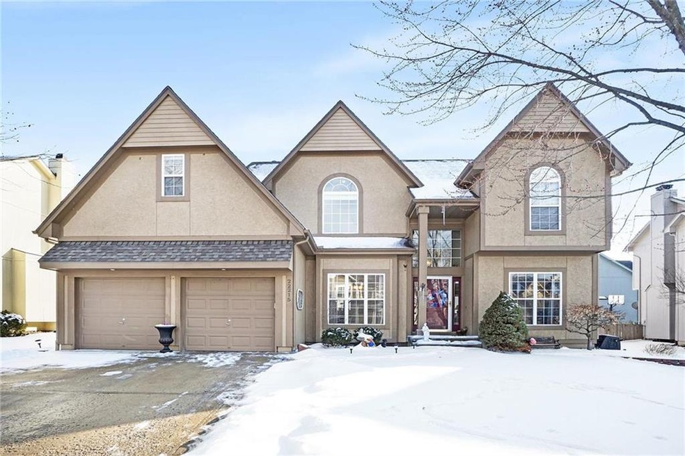 22215 W 52nd St, Shawnee, KS 66226 - photo 1