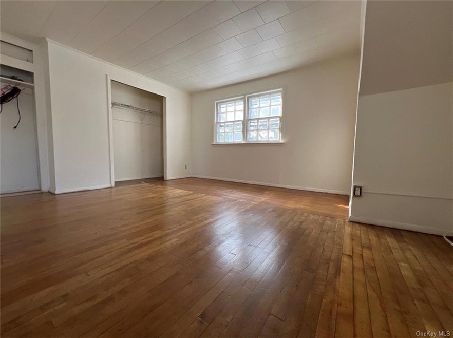 485 Peninsula Blvd, Lynbrook, NY 11563 - photo 1