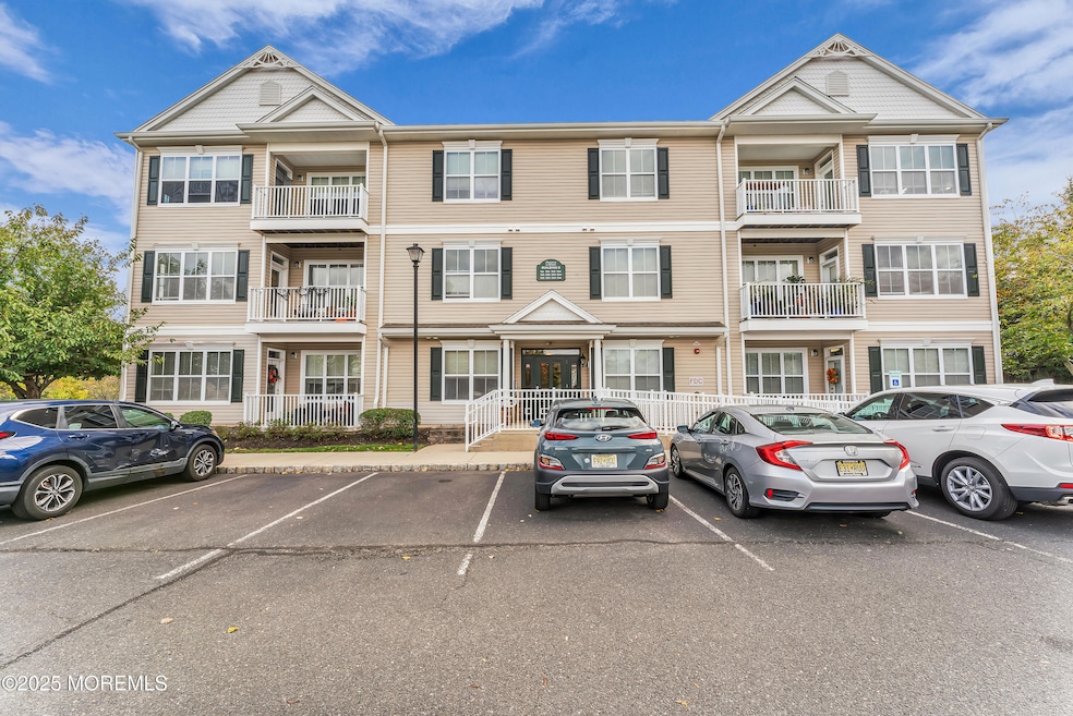 532 Sloan Ct unit 532, Matawan, NJ 07747 - photo 1