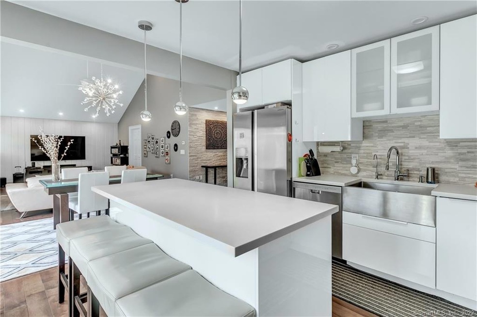 33 Fawn Ridge Ln, Wilton, CT 06897 - photo 1