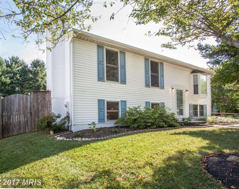 5571 Hunting Horn Dr, Ellicott City, MD 21043 - photo 1