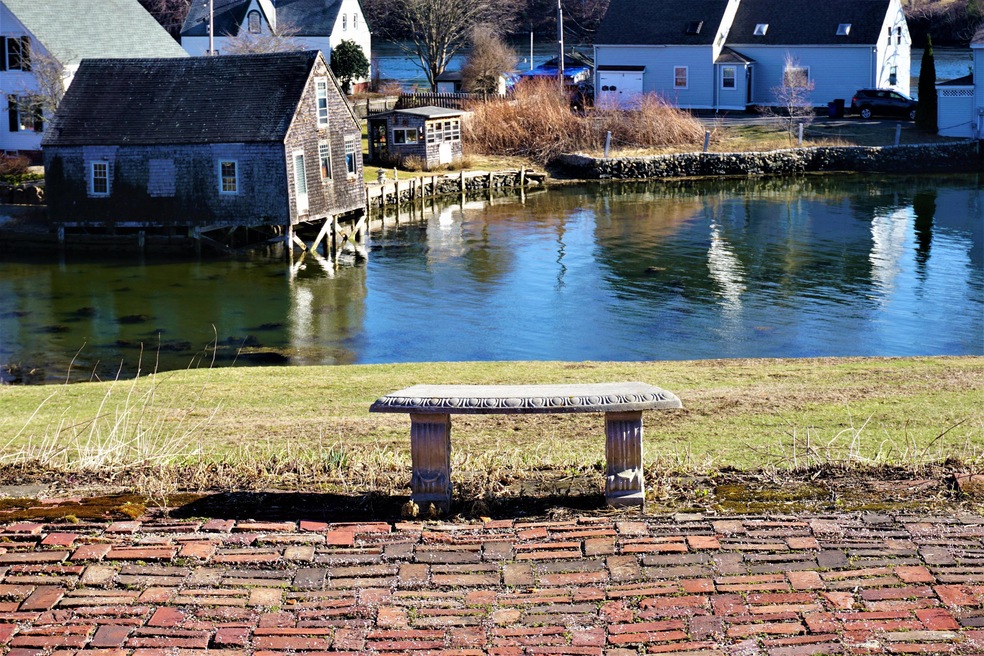 7 Kings Hwy S, Eliot, ME 03903 - photo 1