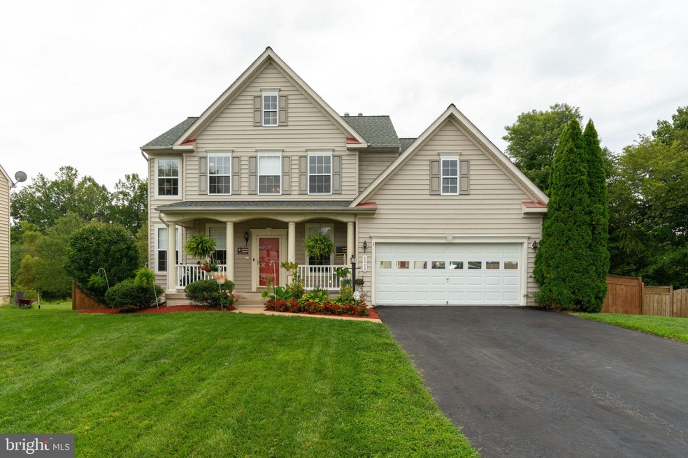 5989 Tapestry Dr, Woodbridge, VA 22193 - photo 1