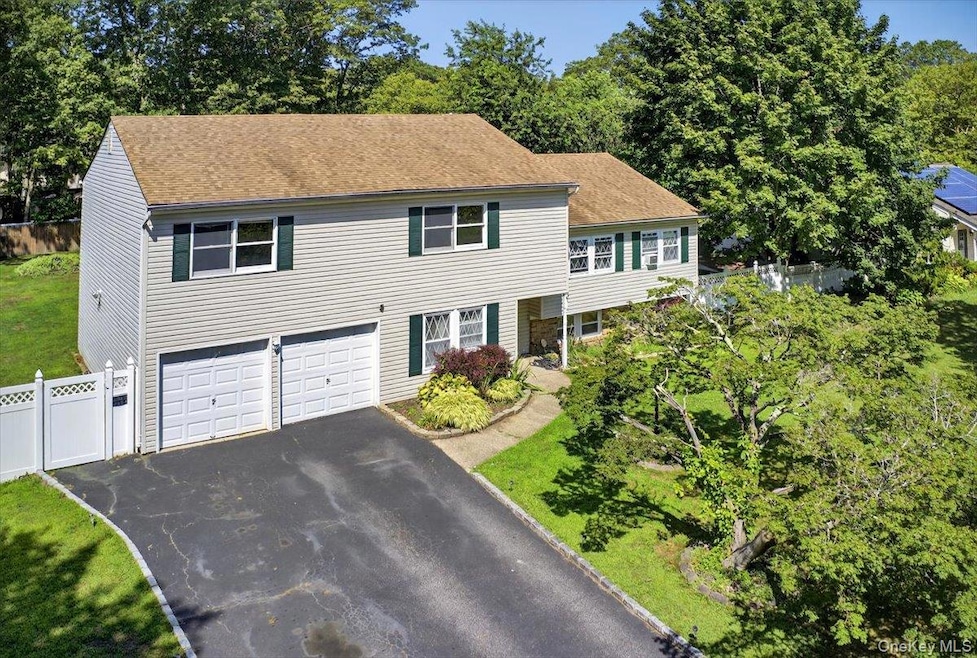 18 Sugarbush Ln, Coram, NY 11727 - photo 1