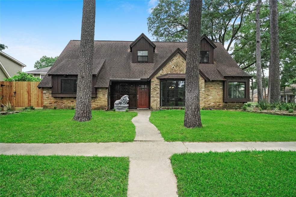 4619 Chantilly Cir, Houston, TX 77018 - photo 1