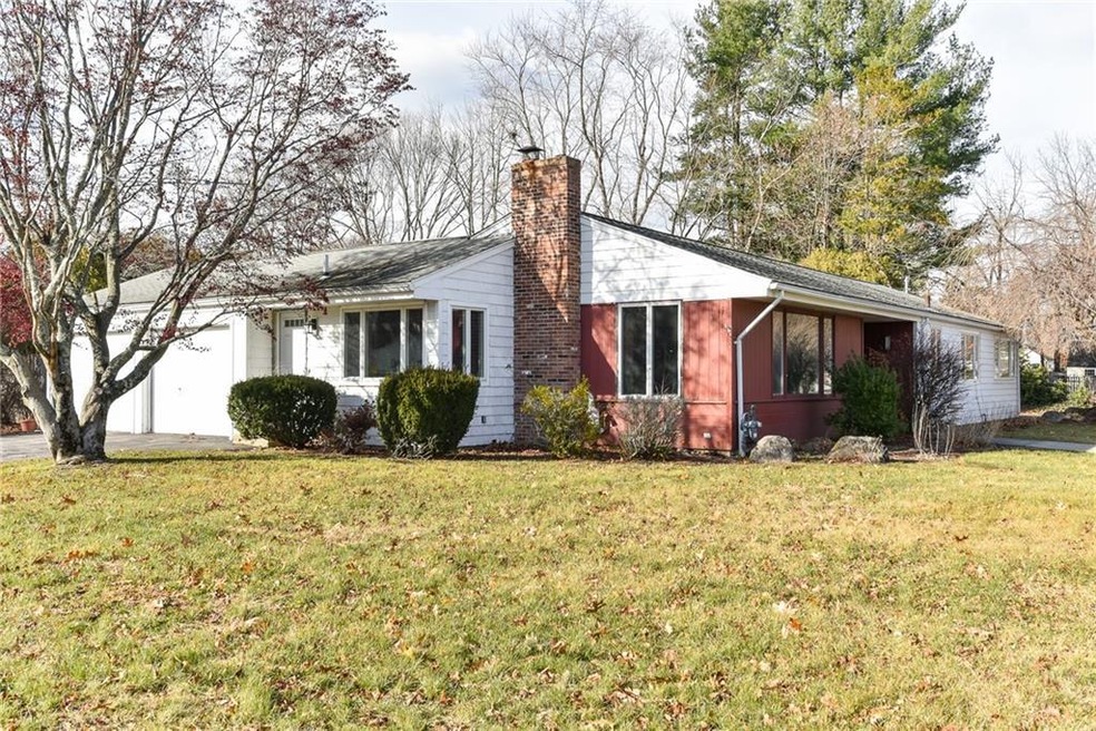 1001 Greenwich Ave, Warwick, RI 02886 - photo 1