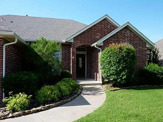 2608 Brenton Dr, Edmond, OK 73012 - photo 1