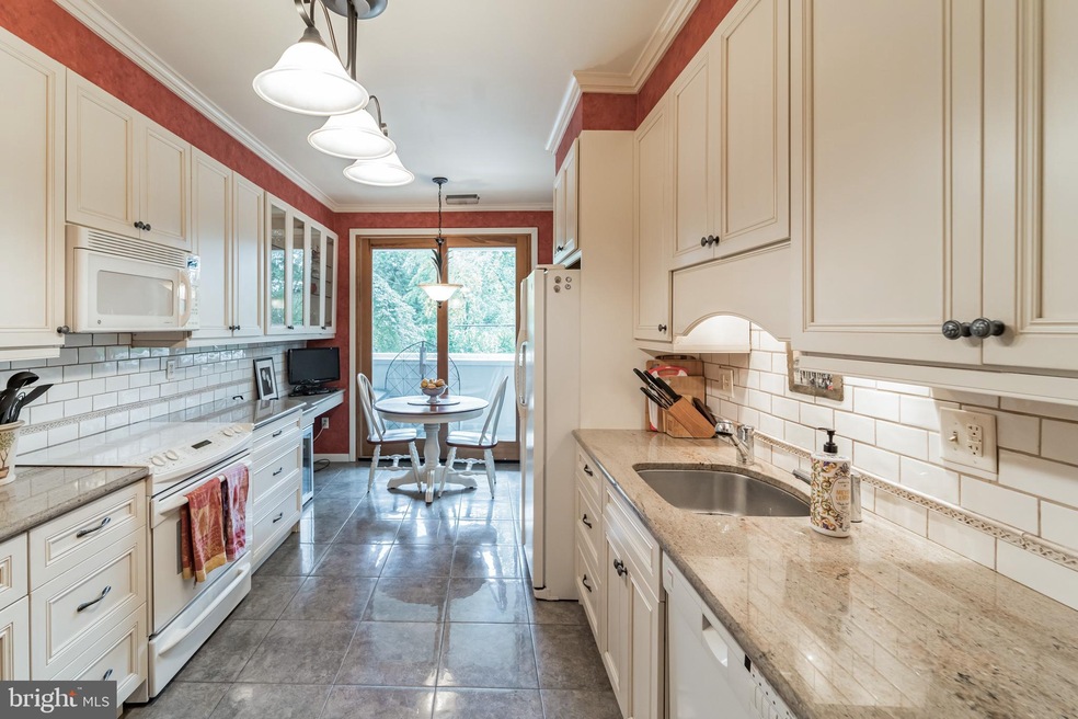 2 Etienne unit 2, Devon, PA 19333 - photo 1