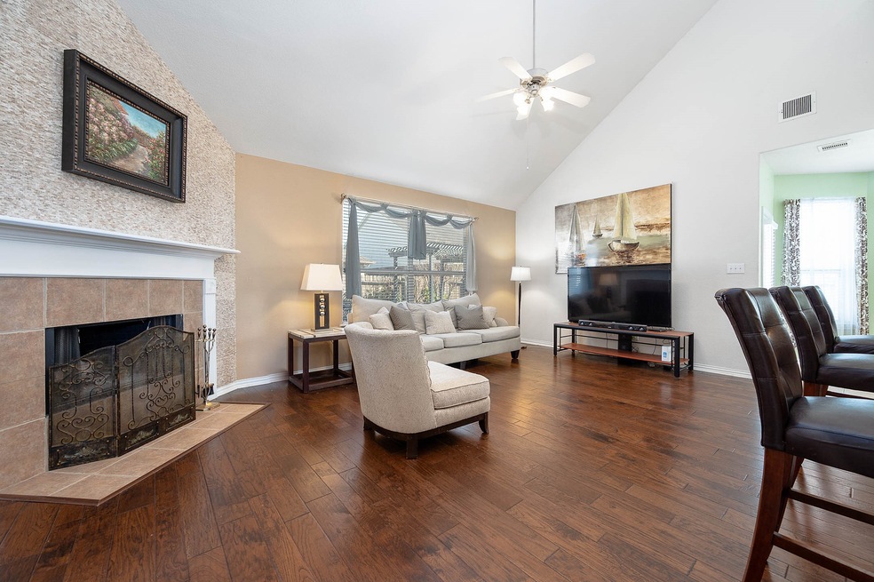 1524 Allison St, Alvin, TX 77511 - photo 1