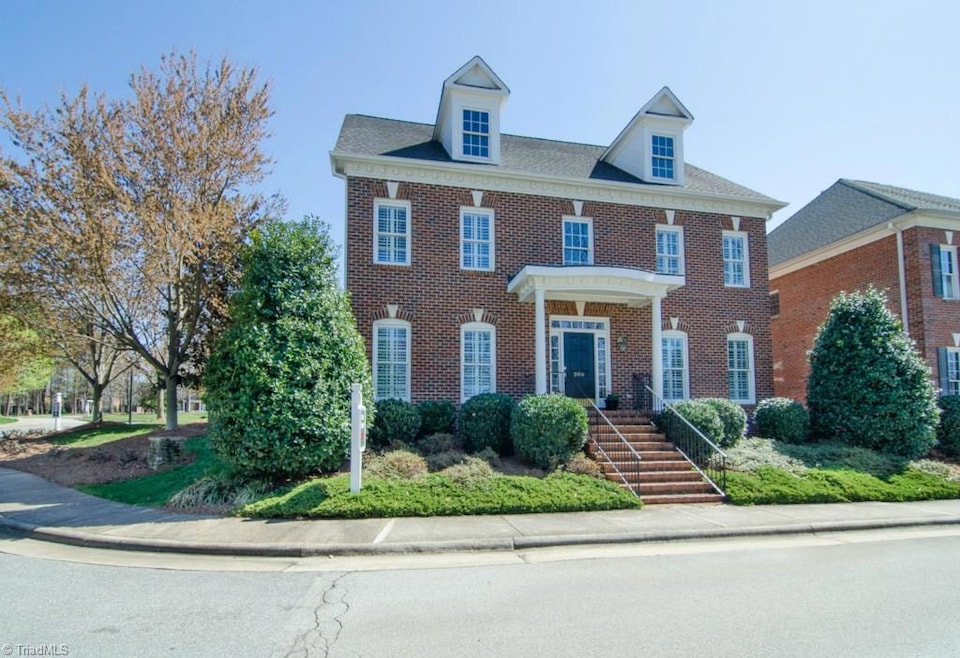 206 Cross Vine Ln, Greensboro, NC 27455 - photo 1