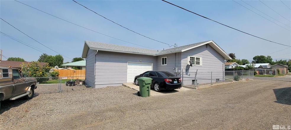 175 Arnold St, Winnemucca, NV 89445 - photo 1