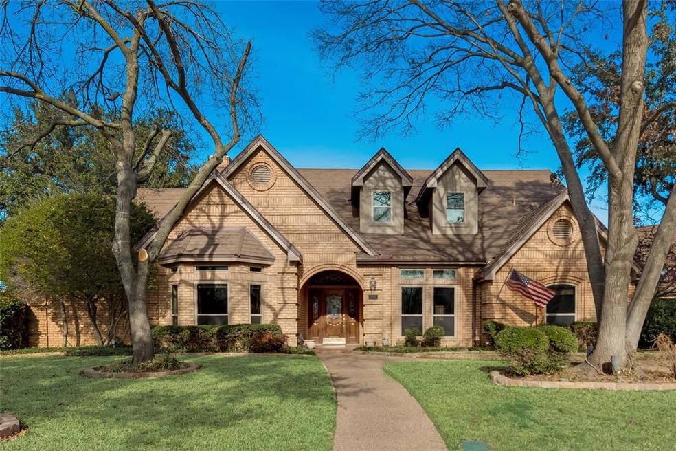 312 Westover Ct, Hurst, TX 76054 - photo 1