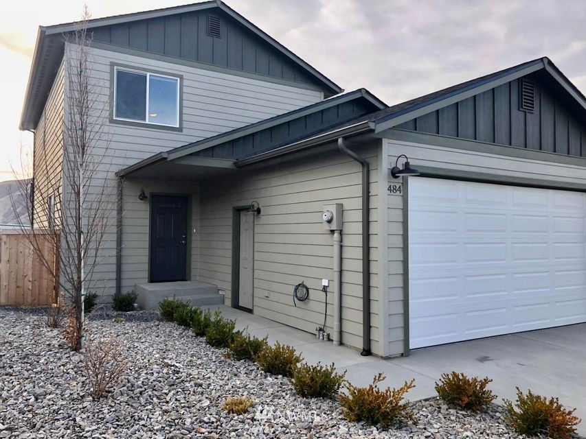 484 S Kansas Loop, East Wenatchee, WA 98802 - photo 1