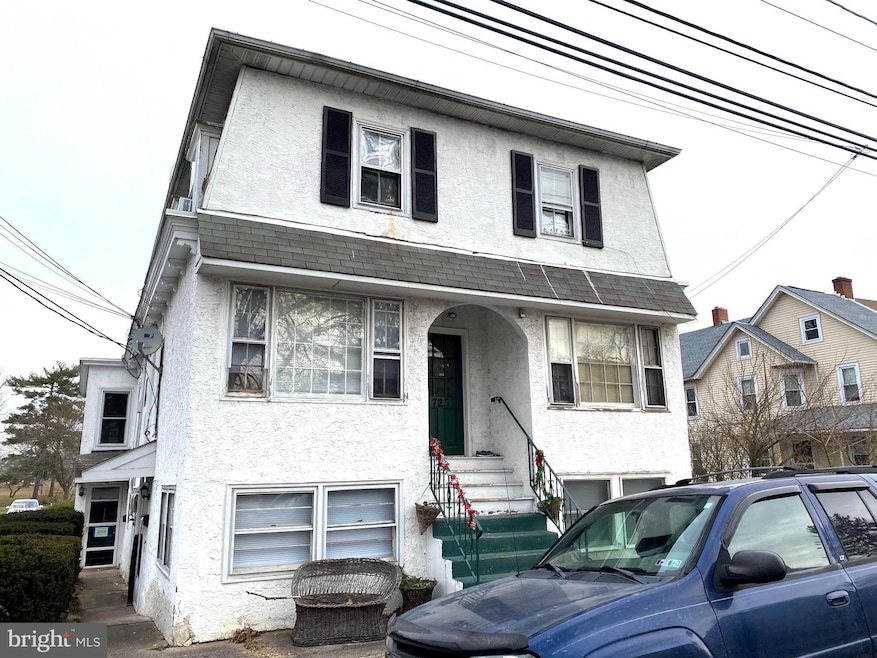 725 W Broad St unit 2, Quakertown, PA 18951 - photo 1