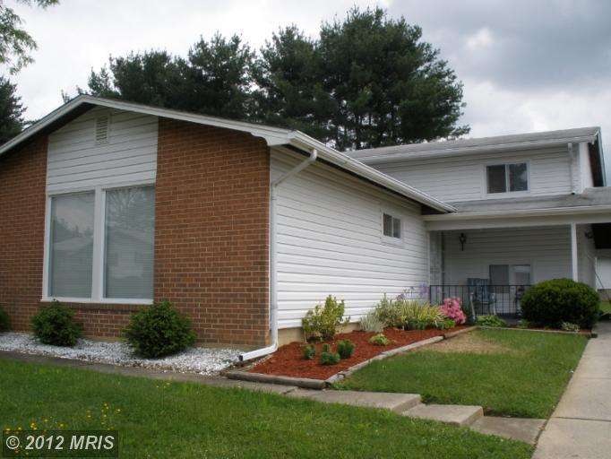 8337 Scotts Level Rd, Pikesville, MD 21208 - photo 1