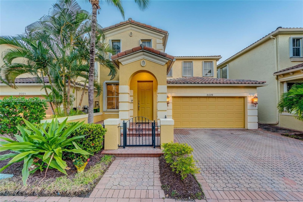 21219 NE 33rd Ave, Miami, FL 33180 - photo 1