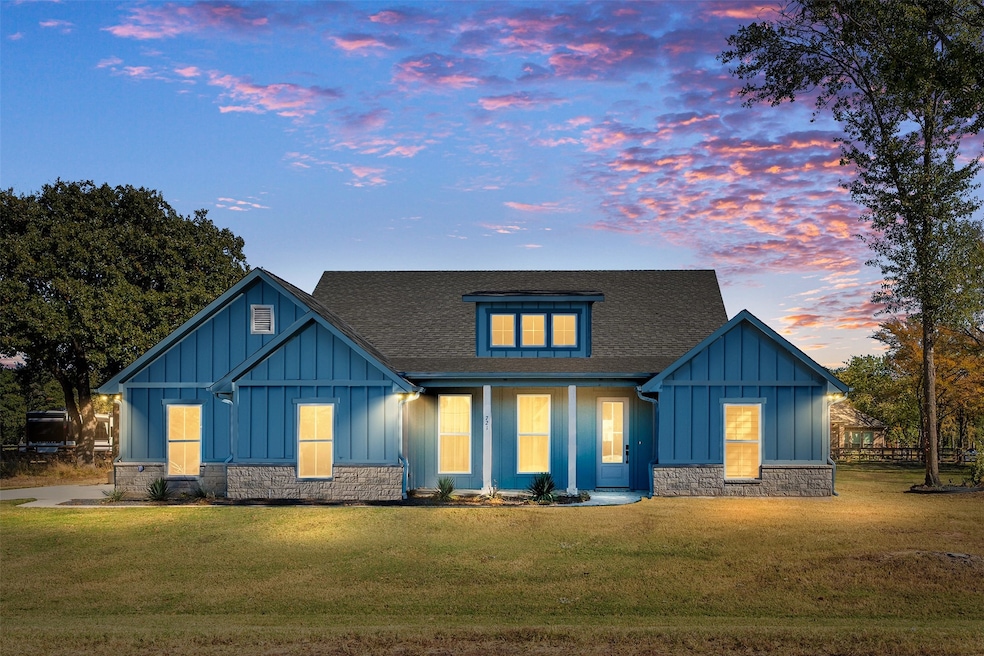 721 Clubview Dr, Mabank, TX 75143 - photo 1