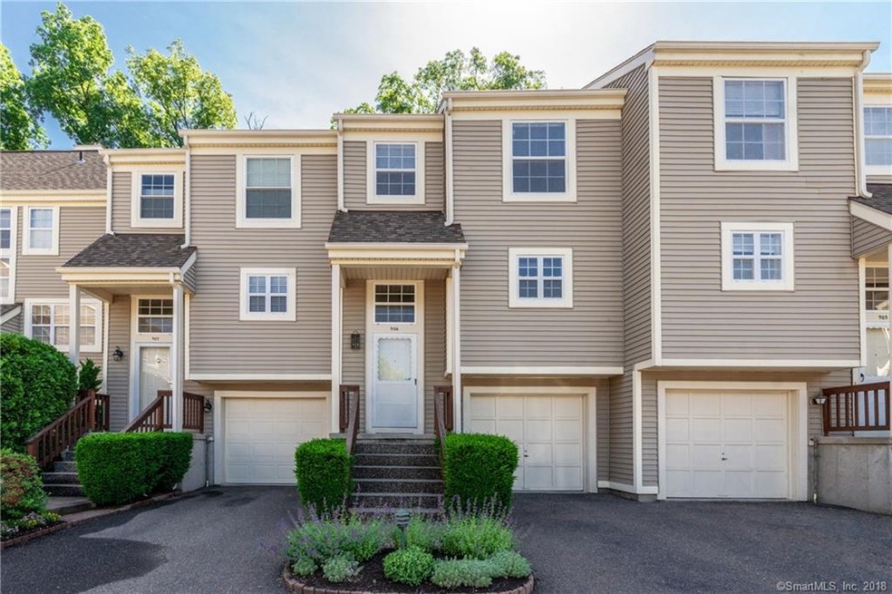 906 Foxboro Dr, Norwalk, CT 06851 - photo 1