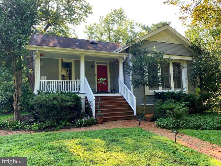 1511 Forest Ln, McLean, VA 22101 - photo 1