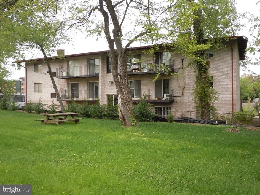 2025 N Lincoln St unit 106, Arlington, VA 22207 - photo 1