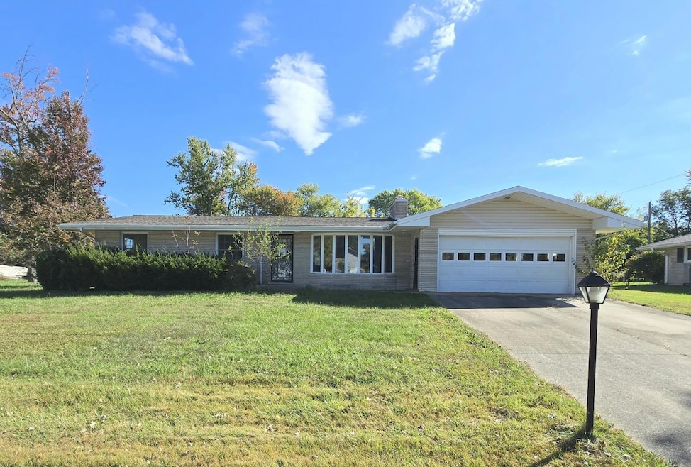 2302 Hargan Dr, Madison, IN 47250 - photo 1