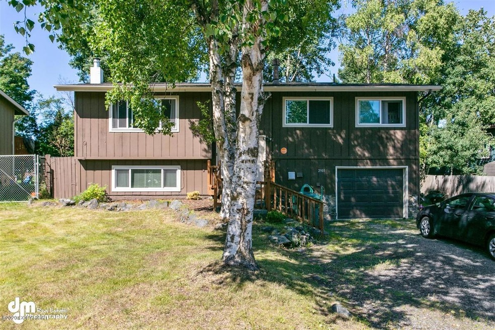 13-Front Exterior_1141