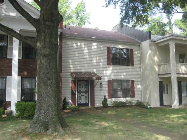 Pretty condominium with Great East Memphhis locati