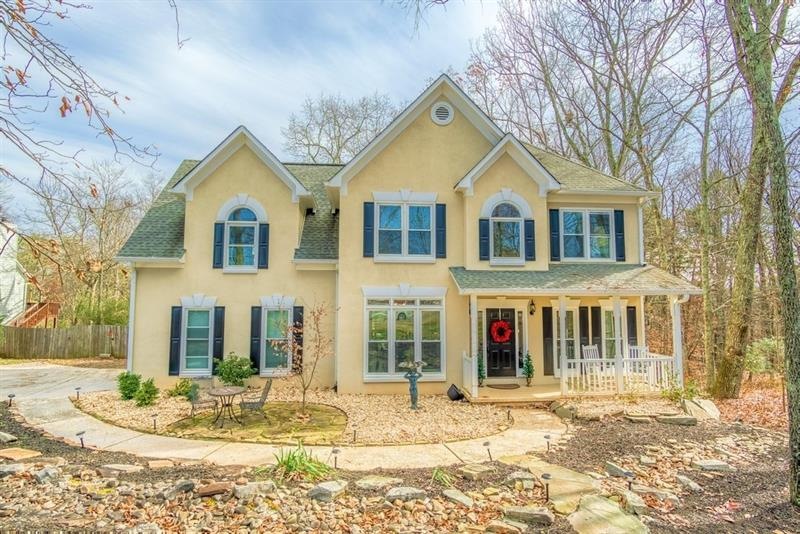 Stunning Home with Finished Basement, and Large Ba