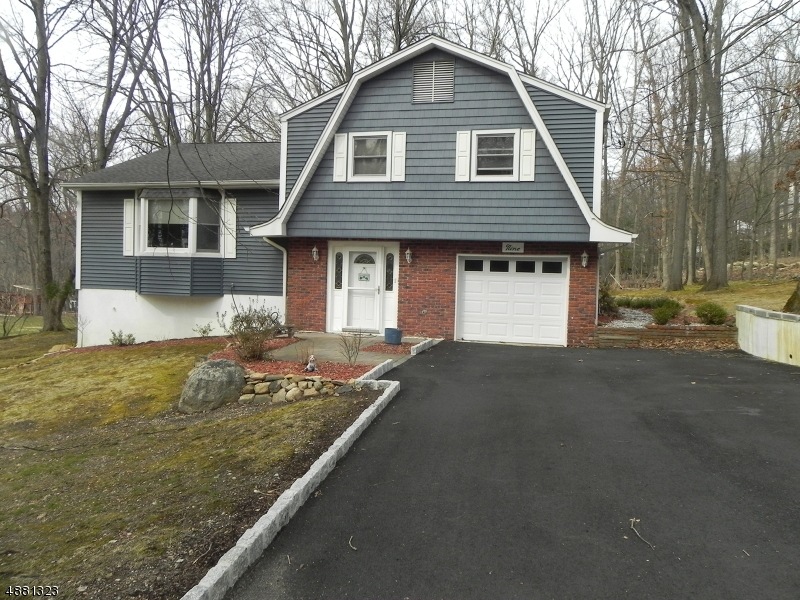 9 Roger Ct, Ringwood, NJ 07456 - photo 1